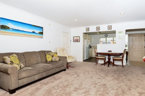 Photo of property in 8 Drummond Drive, Ranui, Auckland, 0612