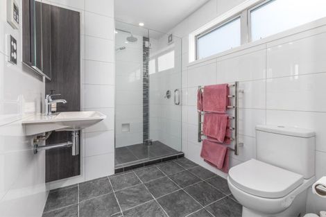 Photo of property in 40 Banks Boulevard, Whitby, Porirua, 5024