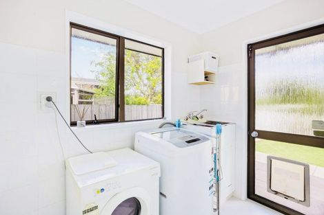 Photo of property in 109 Prince Regent Drive, Half Moon Bay, Auckland, 2012