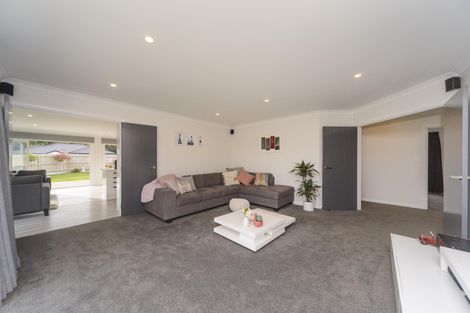 Photo of property in 28 Serenity Crescent, Kelvin Grove, Palmerston North, 4414