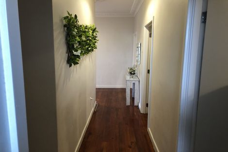 Photo of property in 4/2 Godley Road, Green Bay, Auckland, 0604