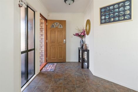 Photo of property in 36 Ewhurst Place, Goodwood Heights, Auckland, 2105