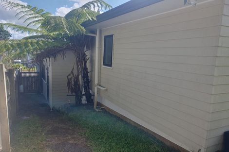 Photo of property in 1/20 Barbados Drive, Unsworth Heights, Auckland, 0632