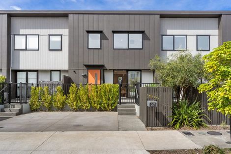 Photo of property in 37 Cessna Crescent, Mangere, Auckland, 2022