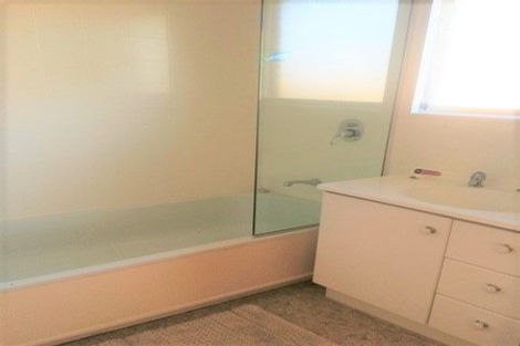 Photo of property in 1 Cotton Street, St Andrews, Hamilton, 3200