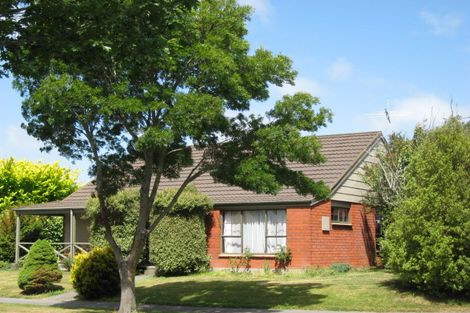 Photo of property in 51 Karnak Crescent, Russley, Christchurch, 8042