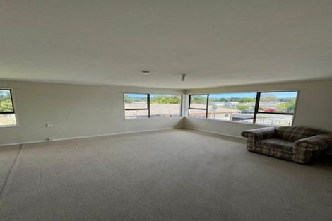 Photo of property in 1/22 Coburg Street, Henderson, Auckland, 0612