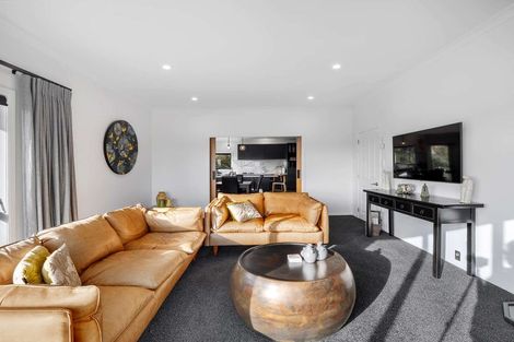 Photo of property in 1 Shakespeare Road, Bastia Hill, Whanganui, 4500