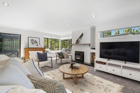 Photo of property in 8 Bellcroft Place, Belmont, Auckland, 0622