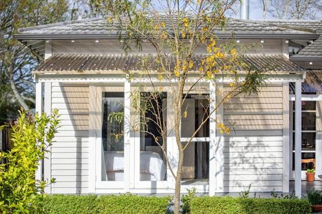 Photo of property in 24 Kitchener Street, Claudelands, Hamilton, 3214