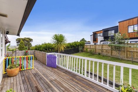 Photo of property in 32 Windy Ridge Road, Glenfield, Auckland, 0629