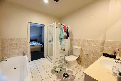 Photo of property in Maddison Apartments, 1/6e Queen Street, Palmerston North, 4410