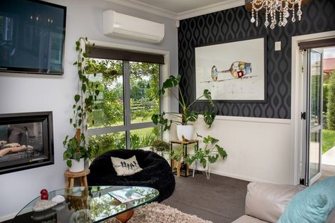 Photo of property in 10 Maple Lane, Martinborough, 5711