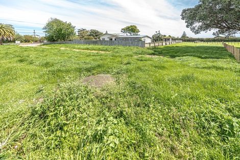 Photo of property in 28 Weraroa Road, Waverley, 4510