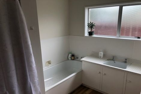 Photo of property in 70 Cutts Road, Russley, Christchurch, 8042