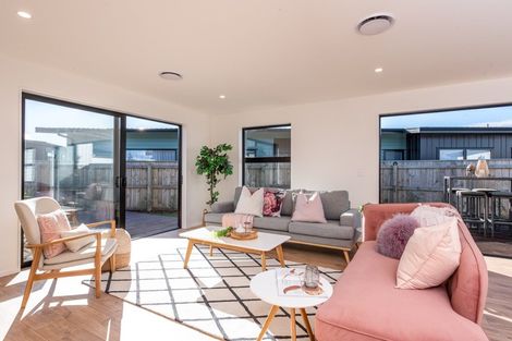 Photo of property in 14 Seagrass Place, Otaki Beach, Otaki, 5512