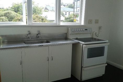 Photo of property in 85 Northland Road, Northland, Wellington, 6012