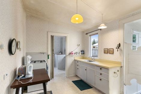 Photo of property in 178 Onepu Road, Lyall Bay, Wellington, 6022