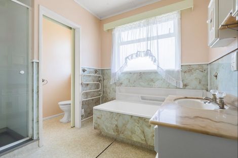 Photo of property in 10 Puketapu Crescent, Taumarunui, 3920