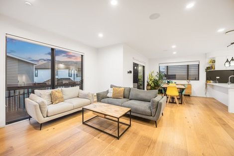 Photo of property in 37 Cavalli Road, Long Bay, Auckland, 0630