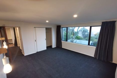 Photo of property in 2 Jenness Grove, Harbour View, Lower Hutt, 5010