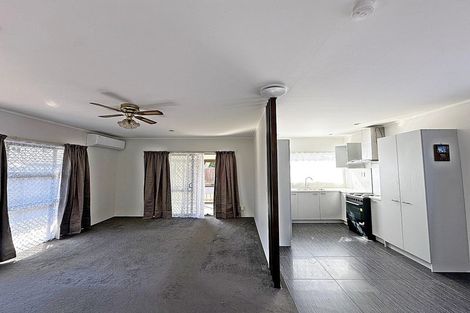 Photo of property in 16 Nerissa Place, Randwick Park, Auckland, 2105