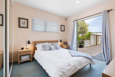 Photo of property in 1/12 Phillip Parade, Forrest Hill, Auckland, 0620