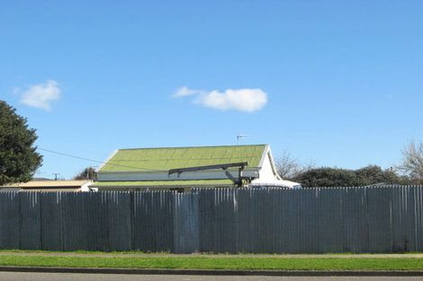 Photo of property in 63 Queenwood Road, Levin, 5510