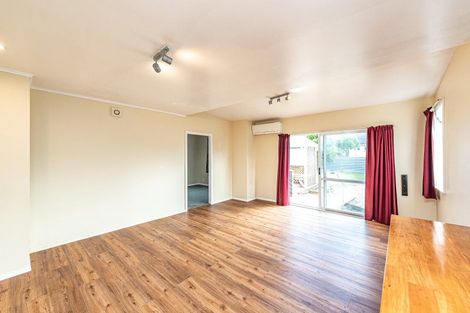 Photo of property in 27 Matipo Street, Castlecliff, Whanganui, 4501