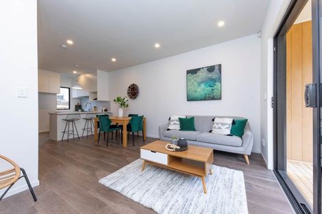 Photo of property in 21 Morihana Close, Glen Eden, 0602