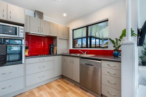 Photo of property in 1 Oakmont Place, Wattle Downs, Auckland, 2103
