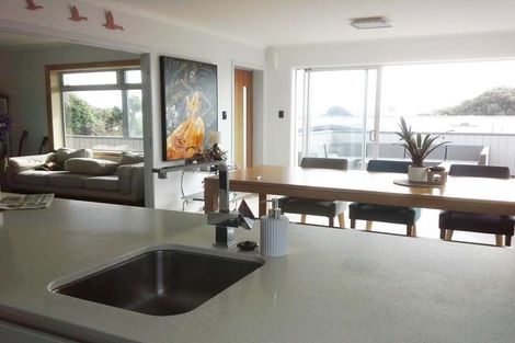 Photo of property in 53 Calvert Road, Lynmouth, New Plymouth, 4310