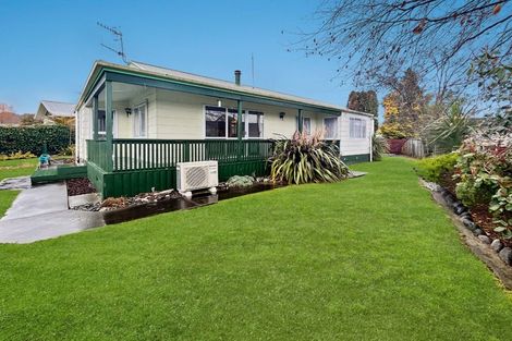 Photo of property in 17 Epping Place, Richmond Heights, Taupo, 3330