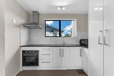 Photo of property in 2/41 Taitimu Drive, Weymouth, Auckland, 2103
