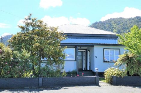 Photo of property in 33 Fox Street, Cobden, Greymouth, 7802