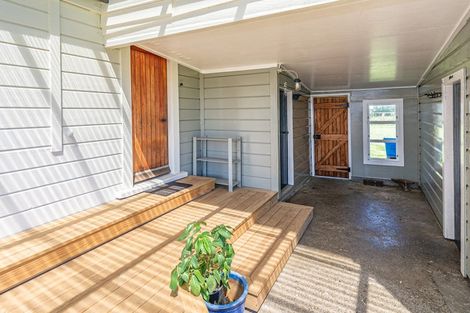 Photo of property in 23 Waitangi Road, Waverley, 4592