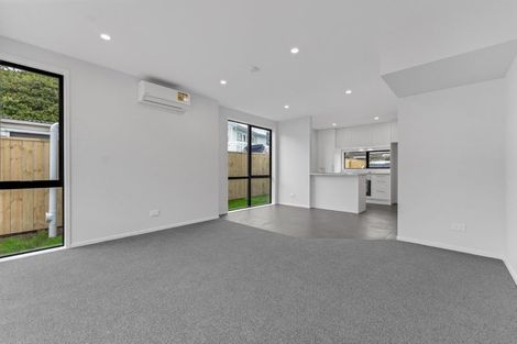 Photo of property in 66e Royal View Road, Te Atatu South, Auckland, 0610