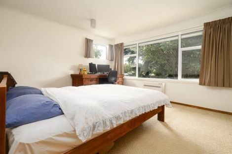 Photo of property in 214 Yaldhurst Road, Avonhead, Christchurch, 8042