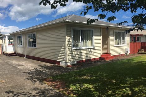 Photo of property in 75 Blake Street, Waitara, 4320