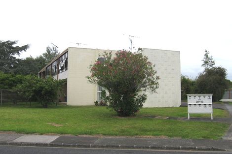Photo of property in 1/28 Evelyn Place, Hillcrest, Auckland, 0627