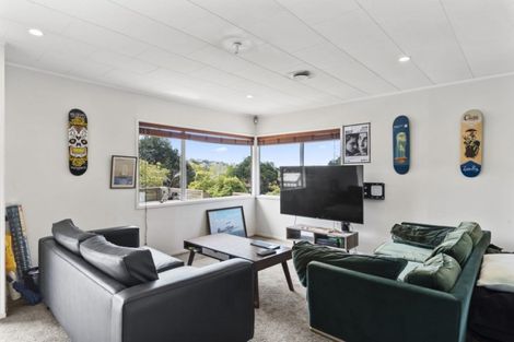 Photo of property in 3 Theban Place, Totara Vale, Auckland, 0629