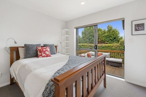 Photo of property in 2/23 Sunset Road, Totara Vale, Auckland, 0632