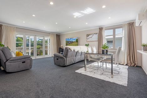 Photo of property in 134 Ruamahanga Crescent, Terrace End, Palmerston North, 4410