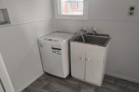 Photo of property in 38 Kervil Avenue, Te Atatu Peninsula, Auckland, 0610