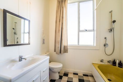 Photo of property in 1a-1b Caledonian Road, Oamaru North, Oamaru, 9400