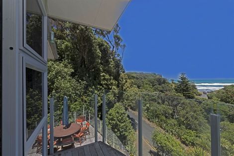 Photo of property in 10 Waitea Road, Muriwai, Waimauku, 0881