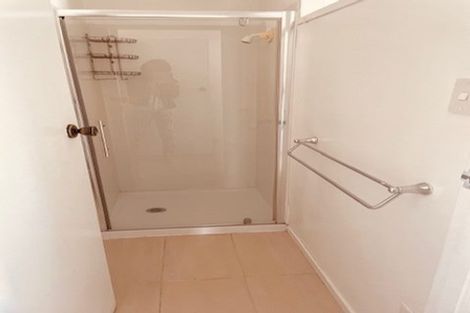 Photo of property in 18 Lewisham Street, Highland Park, Auckland, 2010