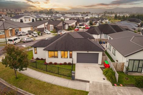 Photo of property in 5 Konoba Avenue, Kumeu, 0810