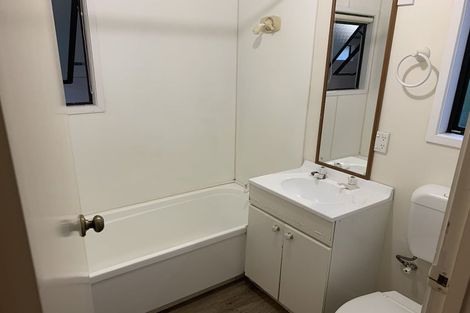 Photo of property in 1/3 Fayette Place, Te Atatu South, Auckland, 0610