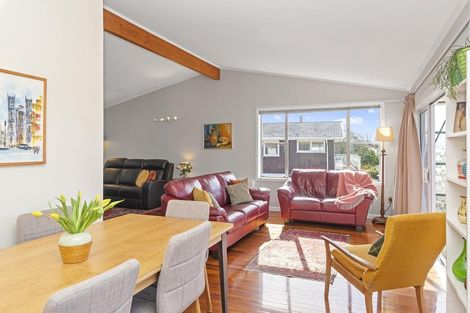 Photo of property in 2 Merchant Avenue, Te Atatu South, Auckland, 0610